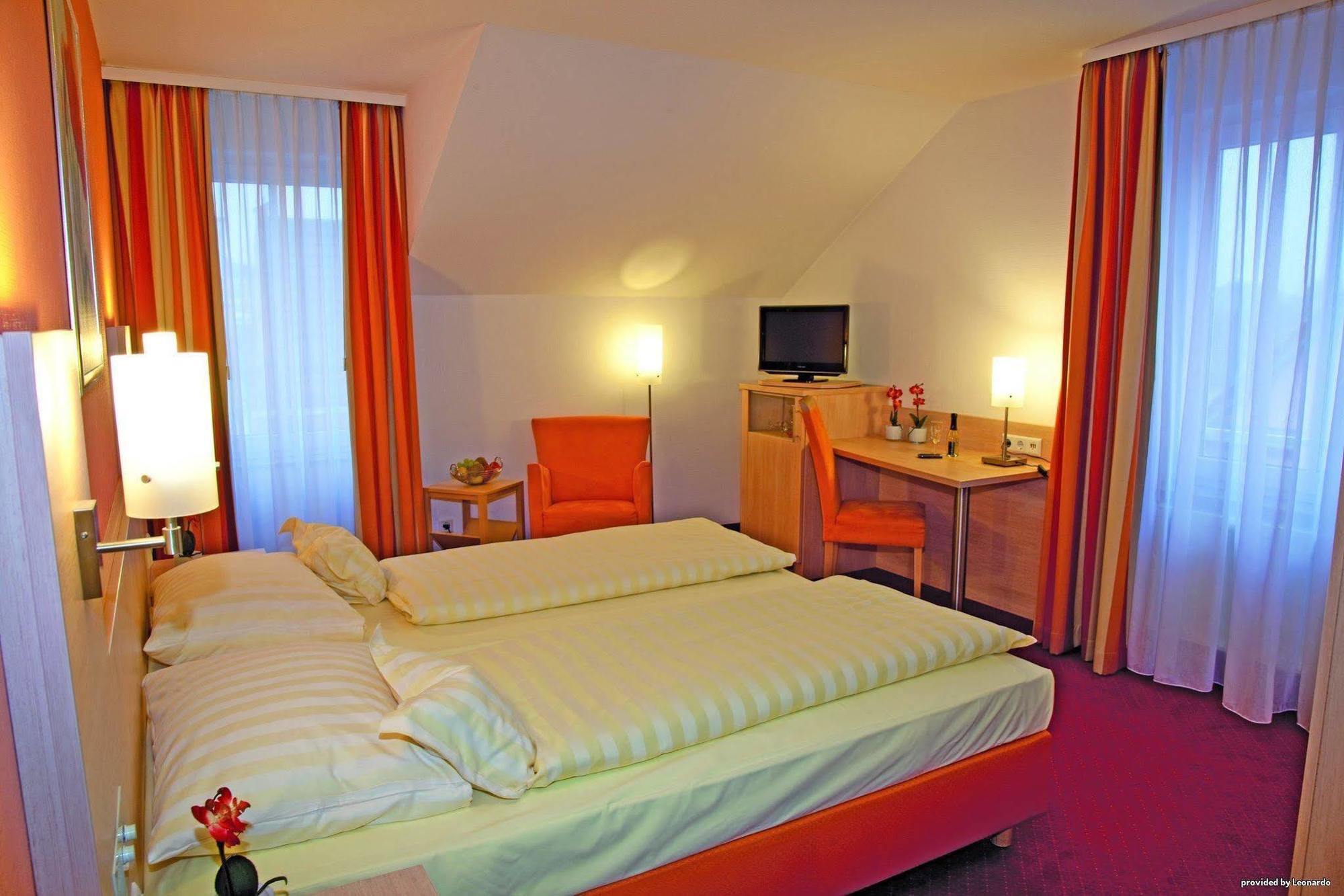 Best Western Hotel Favorit Ludwigsburg Esterno foto