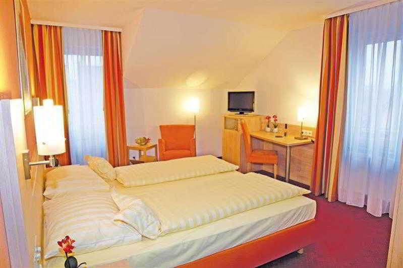 Best Western Hotel Favorit Ludwigsburg Esterno foto
